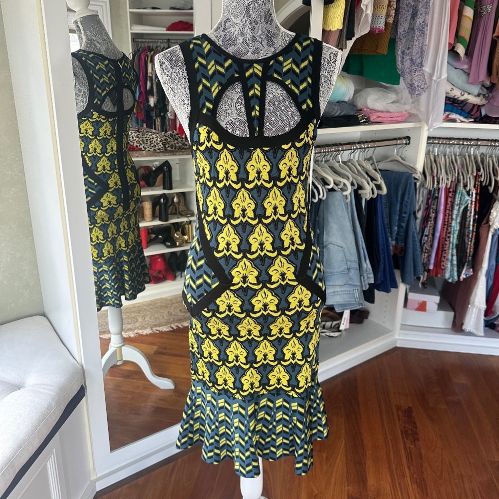 Bebe Genesis print sweater dress size M